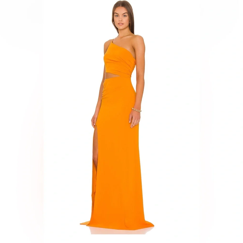 Cinq a Sept Sandra Gown - Picture 3 of 4